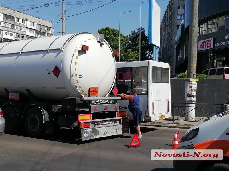 Ð ÑÐµÐ½ÑÑÐµ ÐÐ¸ÐºÐ¾Ð»Ð°ÐµÐ²Ð° ÑÐµÐ´ÐµÐ»ÑÐ½ÑÐ¹ ÑÑÐ³Ð°Ñ ÑÑÐ¾Ð»ÐºÐ½ÑÐ»ÑÑ Ñ Ð¼Ð°ÑÑÑÑÑÐºÐ¾Ð¹