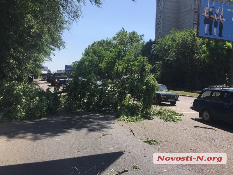 Ð ÐÐ¸ÐºÐ¾Ð»Ð°ÐµÐ²Ðµ ÑÐ¿Ð°Ð²ÑÐ°Ñ Ð²ÐµÑÐºÐ° Ð¿Ð¾Ð»Ð½Ð¾ÑÑÑÑ Ð·Ð°Ð±Ð»Ð¾ÐºÐ¸ÑÐ¾Ð²Ð°Ð»Ð° Ð´Ð²Ð¸Ð¶ÐµÐ½Ð¸Ðµ ÑÑÐ°Ð½ÑÐ¿Ð¾ÑÑÐ° Ð½Ð° Ð¿ÑÐ¾ÑÐ¿ÐµÐºÑÐµ. ÐÐÐÐÐ