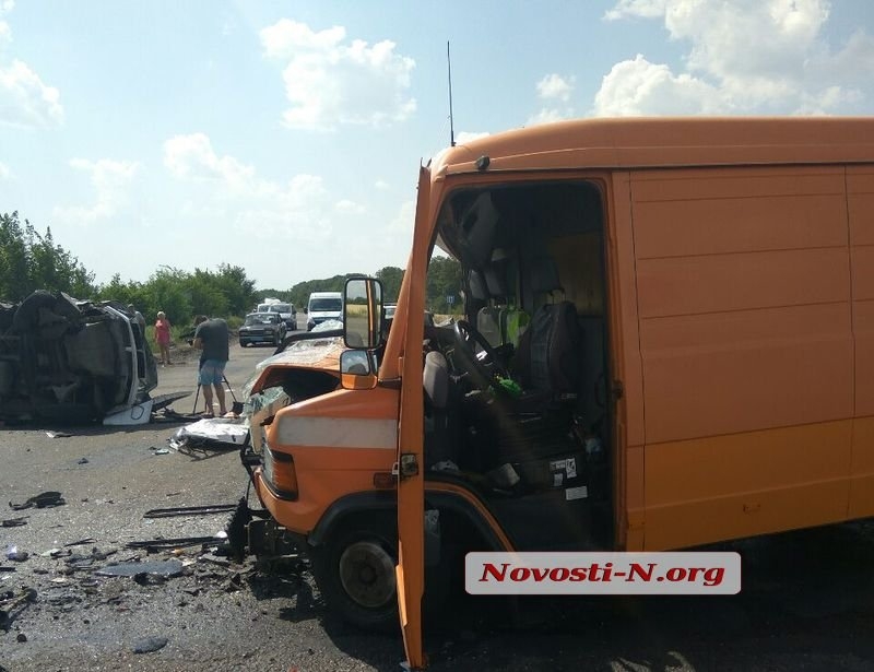 Масштабная авария с 15 пострадавшими на Николаевщине: задержан один из водителей