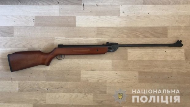 В Киевской области подросток подстрелил из винтовки 13-летнего брата