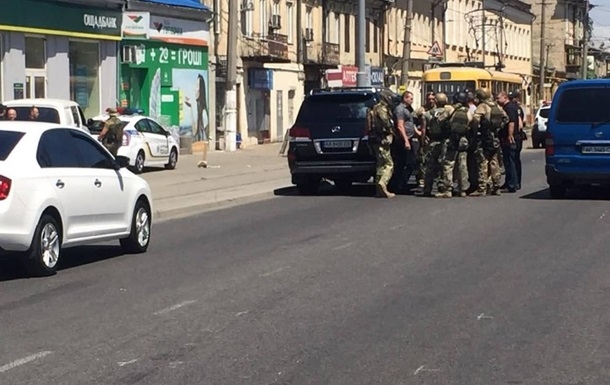 В Одессе взяли в заложницы сотрудниц кредитного учреждения
