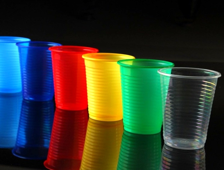 Правительство Швеции планирует запретить пластиковые стаканчики
