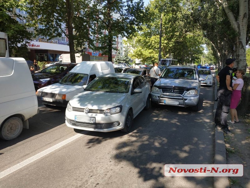 Ð ÑÐµÐ½ÑÑÐµ ÐÐ¸ÐºÐ¾Ð»Ð°ÐµÐ²Ð° ÑÑÐ¾Ð»ÐºÐ½ÑÐ»Ð¸ÑÑ Â«Ð¤Ð¾Ð»ÑÐºÑÐ²Ð°Ð³ÐµÐ½Â» Ð¸ Â«ÐÐµÑÑÐµÐ´ÐµÑÂ» â Ð½Ð° Ð¿ÑÐ¾ÑÐ¿ÐµÐºÑÐµ Ð¿ÑÐ¾Ð±ÐºÐ°