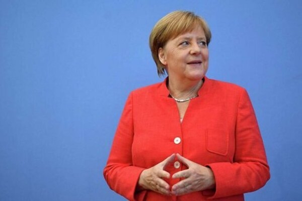 Меркель призвала подражать организаторам покушения на Гитлера