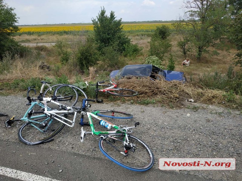 ÐÐ¾Ð´ ÐÐ¸ÐºÐ¾Ð»Ð°ÐµÐ²Ð¾Ð¼ Ð°Ð²ÑÐ¾Ð¼Ð¾Ð±Ð¸Ð»Ñ Ð²ÑÐµÐ·Ð°Ð»ÑÑ Ð² Ð³ÑÑÐ¿Ð¿Ñ Ð´ÐµÑÐµÐ¹-Ð²ÐµÐ»Ð¾ÑÐ¸Ð¿ÐµÐ´Ð¸ÑÑÐ¾Ð² â ÑÐµÑÑÐµÑÐ¾ Ð¿Ð¾ÑÑÑÐ°Ð´Ð°Ð²ÑÐ¸Ñ