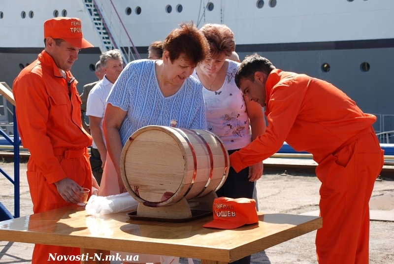 Черноморский судостроительный завод передал Российской Федерации траулер-рыбозавод и собрался достраивать еще один траулер