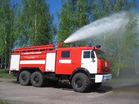 В Николаевской области на протяжении суток спасатели МЧС трижды ликвидировали пожары хозпостроек