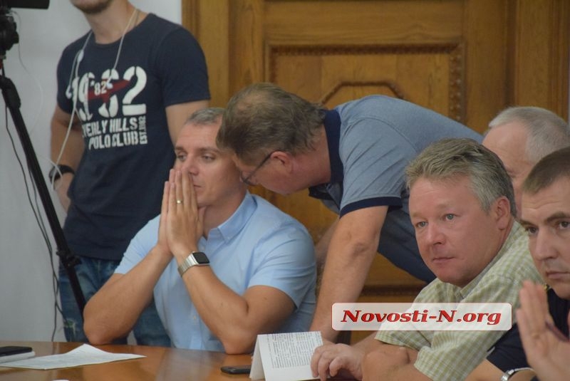 Сенкевич объявил сбор с фур по 10 гривен с каждой тонны на ремонт многострадальной Новозаводской