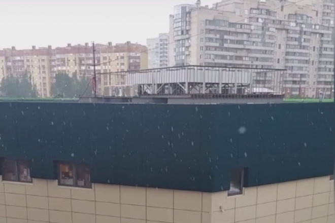 В Петербурге выпал снег в конце июля