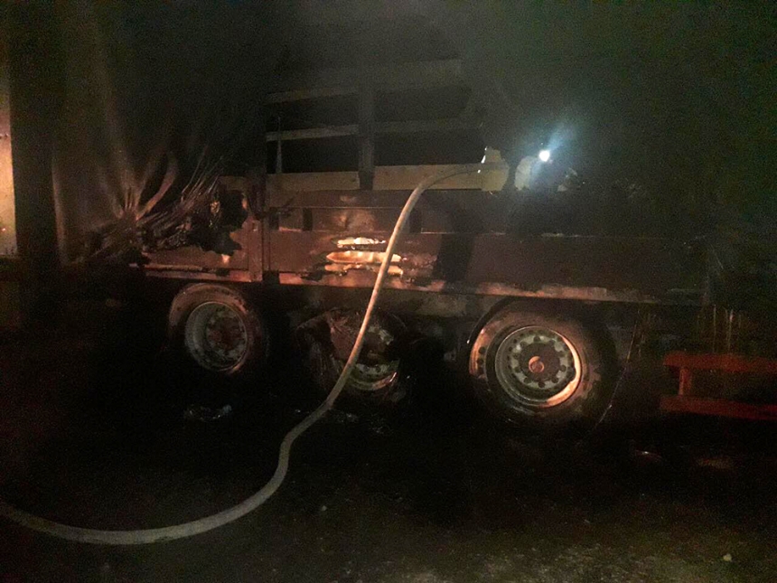 На трассе под Николаевом загорелся грузовой автомобиль