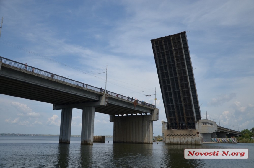 Ð ÐÐ¸ÐºÐ¾Ð»Ð°ÐµÐ²Ðµ ÑÐ°Ð·Ð²ÐµÐ»Ð¸ Ð¼Ð¾ÑÑÑ â Ð´ÐµÑÐ°Ð½ÑÐ½ÑÐ¹ ÐºÐ¾ÑÐ°Ð±Ð»Ñ Ð·Ð°ÑÐµÐ» Ð½Ð° ÑÐµÐ¼Ð¾Ð½Ñ