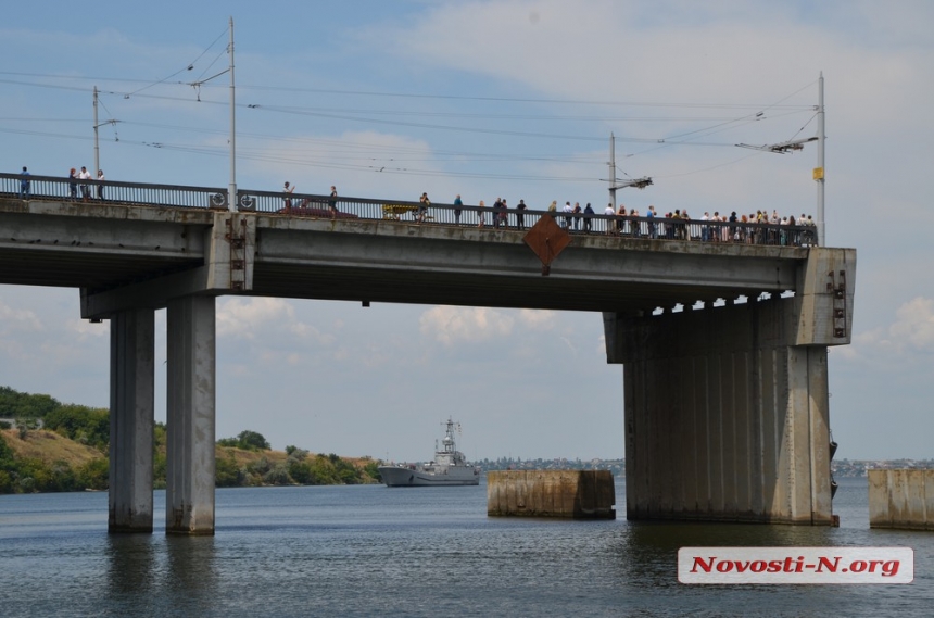 Ð ÐÐ¸ÐºÐ¾Ð»Ð°ÐµÐ²Ðµ ÑÐ°Ð·Ð²ÐµÐ»Ð¸ Ð¼Ð¾ÑÑÑ â Ð´ÐµÑÐ°Ð½ÑÐ½ÑÐ¹ ÐºÐ¾ÑÐ°Ð±Ð»Ñ Ð·Ð°ÑÐµÐ» Ð½Ð° ÑÐµÐ¼Ð¾Ð½Ñ