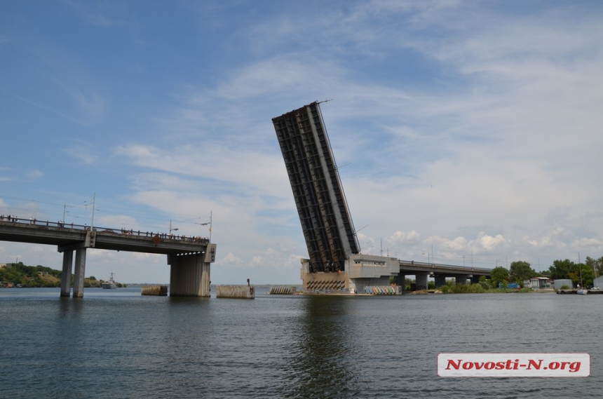 Ð ÐÐ¸ÐºÐ¾Ð»Ð°ÐµÐ²Ðµ ÑÐ°Ð·Ð²ÐµÐ»Ð¸ Ð¼Ð¾ÑÑÑ â Ð´ÐµÑÐ°Ð½ÑÐ½ÑÐ¹ ÐºÐ¾ÑÐ°Ð±Ð»Ñ Ð·Ð°ÑÐµÐ» Ð½Ð° ÑÐµÐ¼Ð¾Ð½Ñ