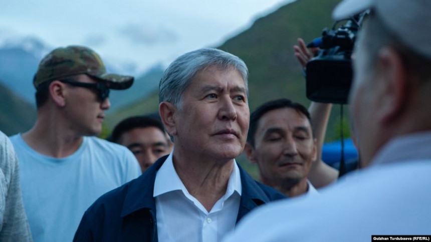 В Кыргызстане экс-президента Атамбаева официально обвинили в подготовке госпереворота