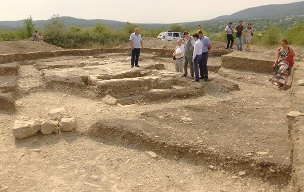 В Крыму нашли загадочный саркофаг