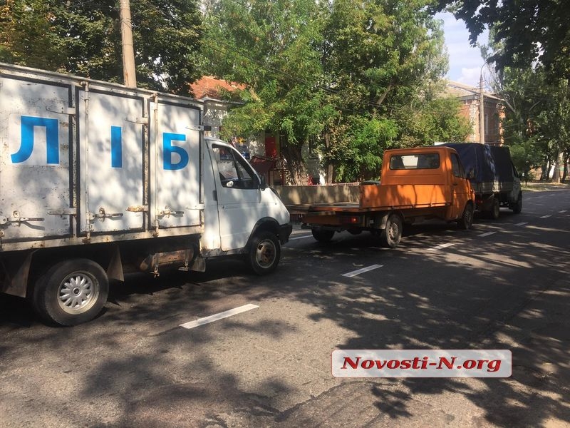 Ð ÑÐµÐ½ÑÑÐµ ÐÐ¸ÐºÐ¾Ð»Ð°ÐµÐ²Ð° ÑÑÐ¾Ð»ÐºÐ½ÑÐ»Ð¸ÑÑ ÑÑÐ¸ Ð³ÑÑÐ·Ð¾Ð²Ð¸ÐºÐ°