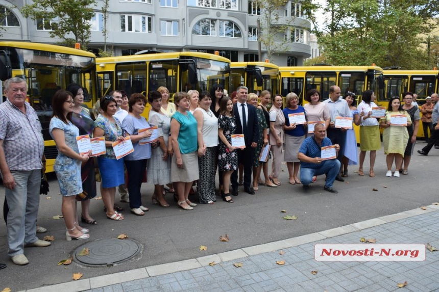 Ð ÐÐ¸ÐºÐ¾Ð»Ð°ÐµÐ²Ðµ Ðº Ð½Ð°ÑÐ°Ð»Ñ ÑÑÐµÐ±Ð½Ð¾Ð³Ð¾ Ð³Ð¾Ð´Ð° Ð¾Ð±Ð»Ð°ÑÑÐ¸ Ð¿ÐµÑÐµÐ´Ð°Ð»Ð¸ 24 ÑÐºÐ¾Ð»ÑÐ½ÑÑ Ð°Ð²ÑÐ¾Ð±ÑÑÐ°