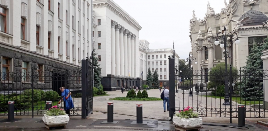 У Зеленского передумали переезжать с Банковой