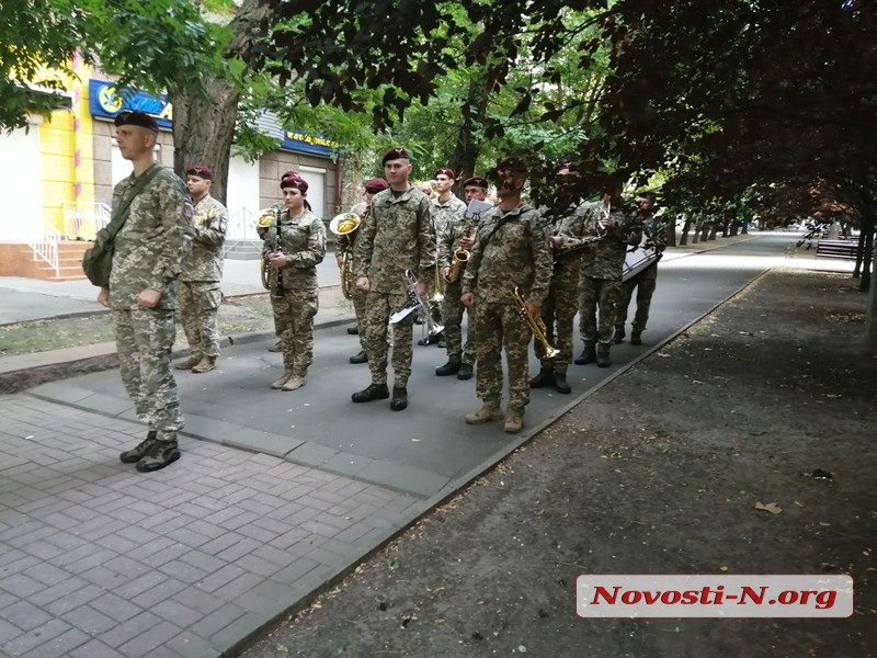 Ð ÐÐ¸ÐºÐ¾Ð»Ð°ÐµÐ²Ðµ ÐºÐ¾ Ð´Ð½Ñ Ð¿Ð°ÑÑÐ¸Ð·Ð°Ð½ÑÐºÐ¾Ð¹ ÑÐ»Ð°Ð²Ñ Ð²Ð¾Ð·Ð»Ð¾Ð¶Ð¸Ð»Ð¸ ÑÐ²ÐµÑÑ Ðº Ð¿Ð°Ð¼ÑÑÐ½Ð¸ÐºÑ ÐÑÐ³Ð¸Ð½Ñ