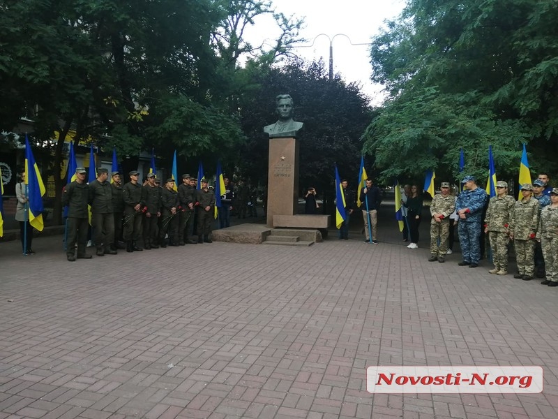 Ð ÐÐ¸ÐºÐ¾Ð»Ð°ÐµÐ²Ðµ ÐºÐ¾ Ð´Ð½Ñ Ð¿Ð°ÑÑÐ¸Ð·Ð°Ð½ÑÐºÐ¾Ð¹ ÑÐ»Ð°Ð²Ñ Ð²Ð¾Ð·Ð»Ð¾Ð¶Ð¸Ð»Ð¸ ÑÐ²ÐµÑÑ Ðº Ð¿Ð°Ð¼ÑÑÐ½Ð¸ÐºÑ ÐÑÐ³Ð¸Ð½Ñ