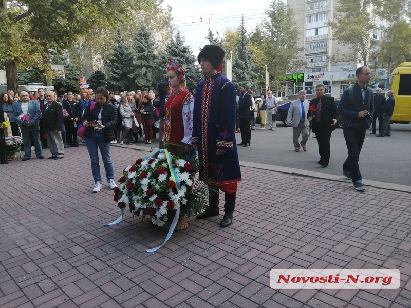 Ð ÐÐ¸ÐºÐ¾Ð»Ð°ÐµÐ²Ðµ ÐºÐ¾ Ð´Ð½Ñ Ð¿Ð°ÑÑÐ¸Ð·Ð°Ð½ÑÐºÐ¾Ð¹ ÑÐ»Ð°Ð²Ñ Ð²Ð¾Ð·Ð»Ð¾Ð¶Ð¸Ð»Ð¸ ÑÐ²ÐµÑÑ Ðº Ð¿Ð°Ð¼ÑÑÐ½Ð¸ÐºÑ ÐÑÐ³Ð¸Ð½Ñ