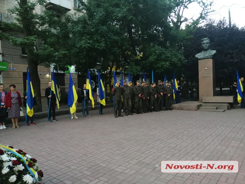 Ð ÐÐ¸ÐºÐ¾Ð»Ð°ÐµÐ²Ðµ ÐºÐ¾ Ð´Ð½Ñ Ð¿Ð°ÑÑÐ¸Ð·Ð°Ð½ÑÐºÐ¾Ð¹ ÑÐ»Ð°Ð²Ñ Ð²Ð¾Ð·Ð»Ð¾Ð¶Ð¸Ð»Ð¸ ÑÐ²ÐµÑÑ Ðº Ð¿Ð°Ð¼ÑÑÐ½Ð¸ÐºÑ ÐÑÐ³Ð¸Ð½Ñ