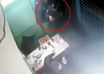 Опубликовано видео момента расстрела полицейских в Москве