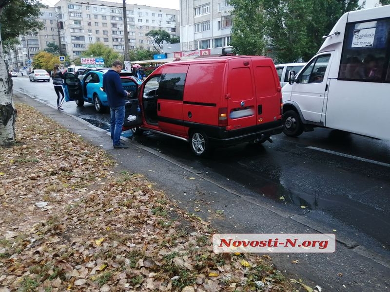 Ð ÐÐ¸ÐºÐ¾Ð»Ð°ÐµÐ²Ðµ Ð°Ð²ÑÐ¾Ð¼Ð¾Ð±Ð¸Ð»Ñ Fiat Ð²ÑÐµÐ·Ð°Ð»ÑÑ Ð² Porsche