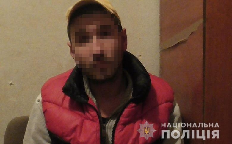В Киеве поймали извращенца, который снял штаны перед 14-летней девочкой