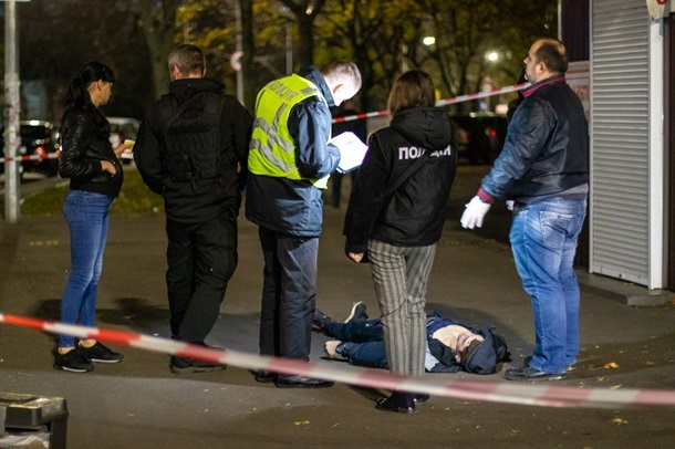 В столице во время драки на улице убили парня