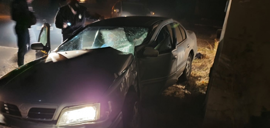 В Николаеве пьяный водитель на «Ниссане» врезался в гараж