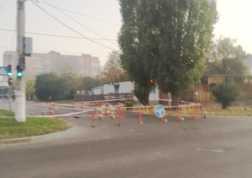 В Николаеве после провала автомобиля перекрыли проезд по ул. Электронной