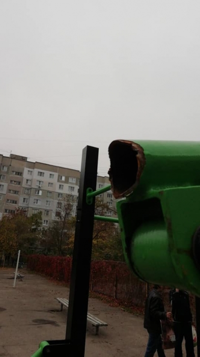 В Николаеве вандалы испортили спортплощадку, построенную за средства общественного бюджета