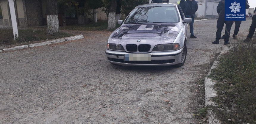 В Николаеве задержали автомобиль Skoda, который был угнан в Киеве: водитель пытался бежать
