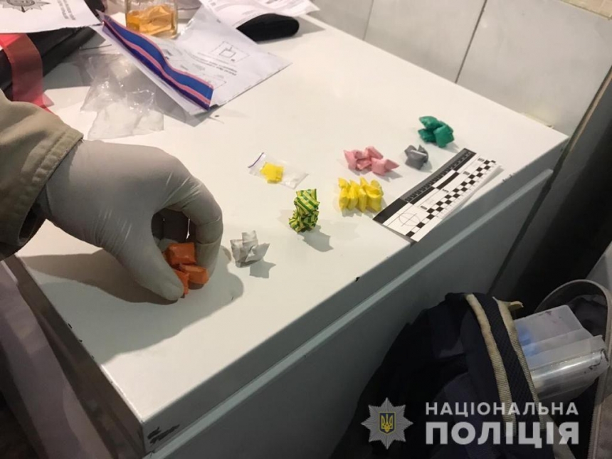 В Николаеве задержали наркодельцов, торговавших психотропными веществами через «Telegram»