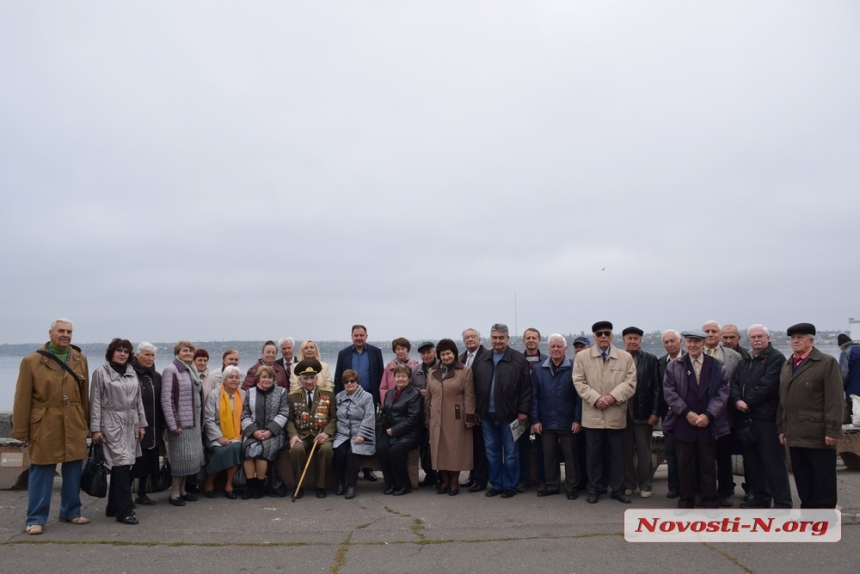 В преддверии дня освобождения Украины в Николаеве чествовали ветеранов и детей войны