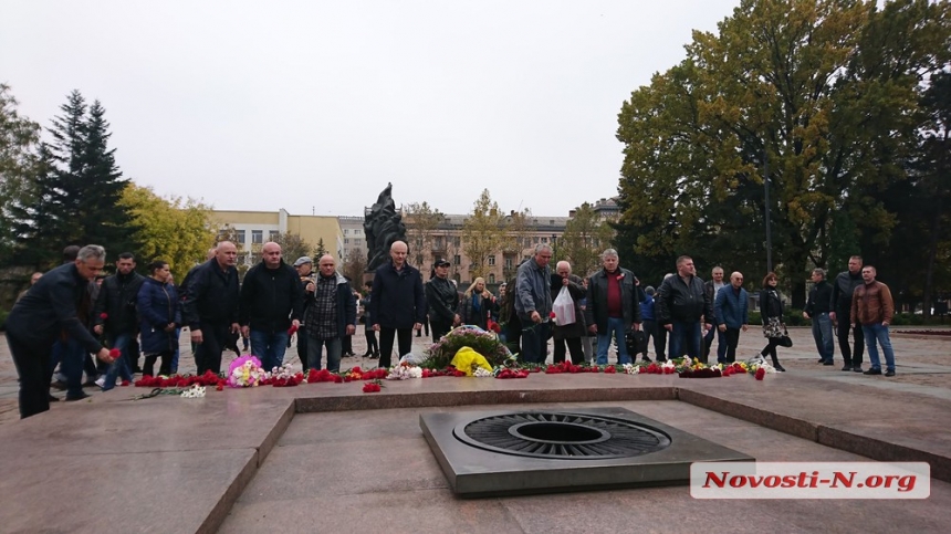 Ð ÐÐ¸ÐºÐ¾Ð»Ð°ÐµÐ²Ðµ Ð²Ð¾Ð¸Ð½Ñ-Ð¸Ð½ÑÐµÑÐ½Ð°ÑÐ¸Ð¾Ð½Ð°Ð»Ð¸ÑÑÑ Ð¸ Ð¿ÐµÐ½ÑÐ¸Ð¾Ð½ÐµÑÑ ÐÐÐ Ð¿Ð¾ÑÑÐ¸Ð»Ð¸ Ð¿Ð°Ð¼ÑÑÑ ÑÑÐ°ÑÑÐ½Ð¸ÐºÐ¾Ð² ÐÐÐ