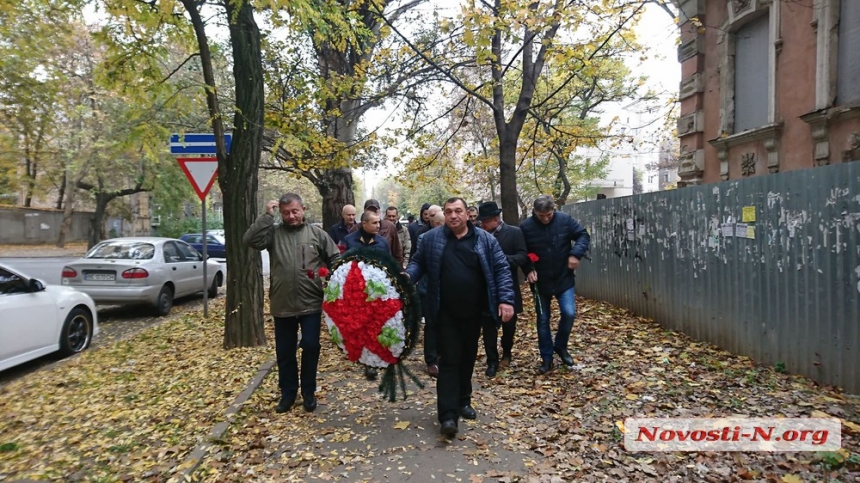 Ð ÐÐ¸ÐºÐ¾Ð»Ð°ÐµÐ²Ðµ Ð²Ð¾Ð¸Ð½Ñ-Ð¸Ð½ÑÐµÑÐ½Ð°ÑÐ¸Ð¾Ð½Ð°Ð»Ð¸ÑÑÑ Ð¸ Ð¿ÐµÐ½ÑÐ¸Ð¾Ð½ÐµÑÑ ÐÐÐ Ð¿Ð¾ÑÑÐ¸Ð»Ð¸ Ð¿Ð°Ð¼ÑÑÑ ÑÑÐ°ÑÑÐ½Ð¸ÐºÐ¾Ð² ÐÐÐ