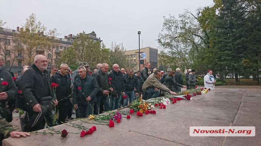 Ð ÐÐ¸ÐºÐ¾Ð»Ð°ÐµÐ²Ðµ Ð²Ð¾Ð¸Ð½Ñ-Ð¸Ð½ÑÐµÑÐ½Ð°ÑÐ¸Ð¾Ð½Ð°Ð»Ð¸ÑÑÑ Ð¸ Ð¿ÐµÐ½ÑÐ¸Ð¾Ð½ÐµÑÑ ÐÐÐ Ð¿Ð¾ÑÑÐ¸Ð»Ð¸ Ð¿Ð°Ð¼ÑÑÑ ÑÑÐ°ÑÑÐ½Ð¸ÐºÐ¾Ð² ÐÐÐ