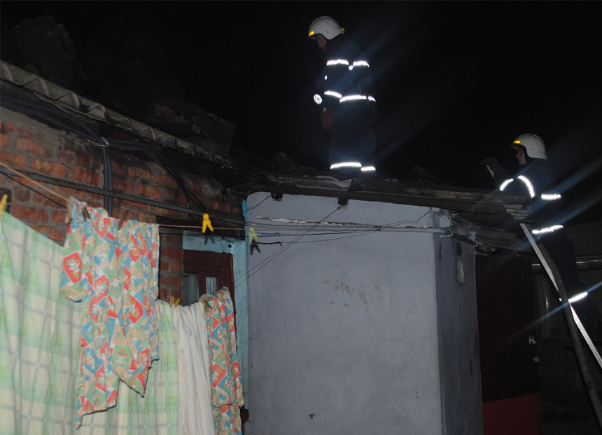 В Николаеве горел жилой дом: пострадала 71-летняя хозяйка
