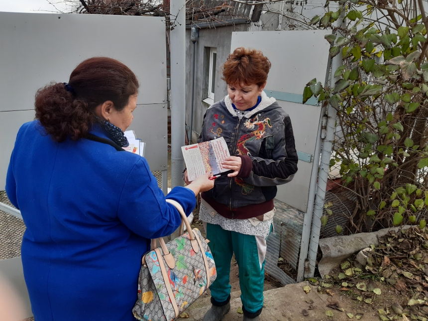 В Николаеве горожанам рассказали об опасности сжигания опавшей листвы