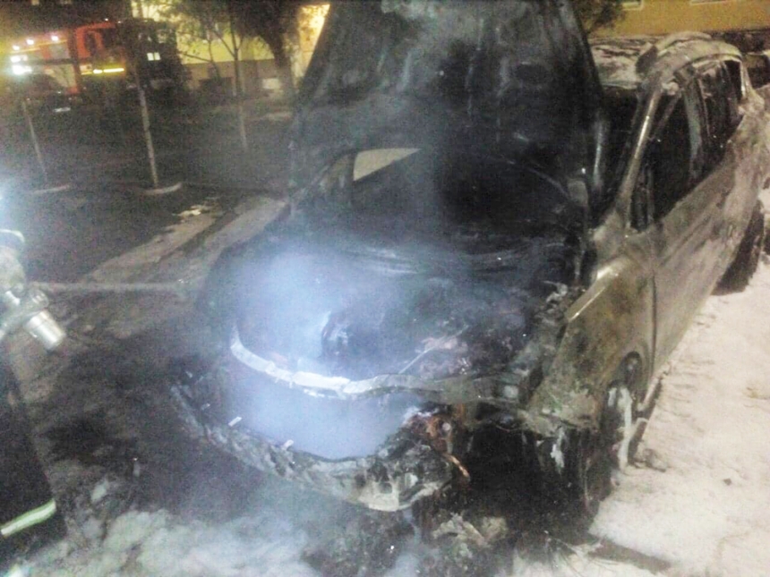 В Николаеве ночь сгорели сразу три автомобиля