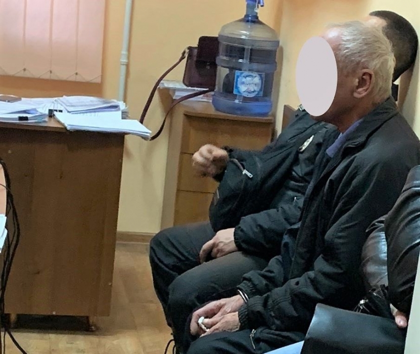 В Николаеве взяли под стражу деда, подозреваемого в изнасиловании 5-летней внучки