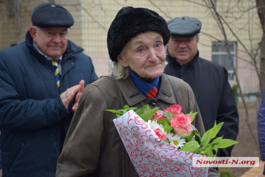 В Николаеве на месте «гнидничка» открыли сквер имени бывшего ректора НУК Александрова