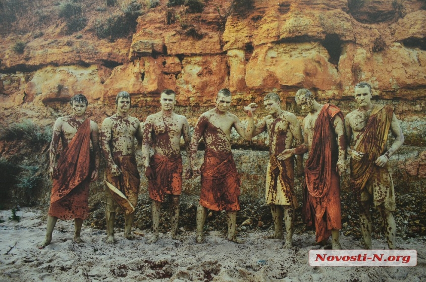 Знаменитые николаевцы «нарисовали» огнем и землей античность Причерноморья
