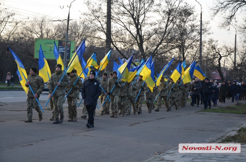 «Погибали, потому что были украинцами»: в Николаеве почтили память жертв голодомора