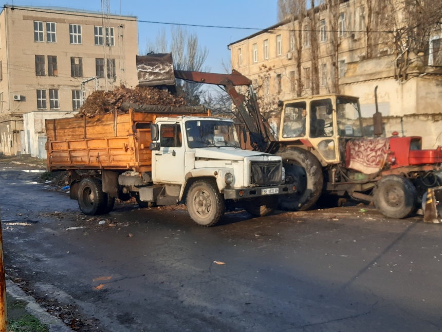 В Заводском районе организовали уборку негабаритного мусора