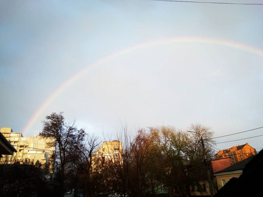 Николаевцы массово делятся фотографиями радуги над городом в соцсетях