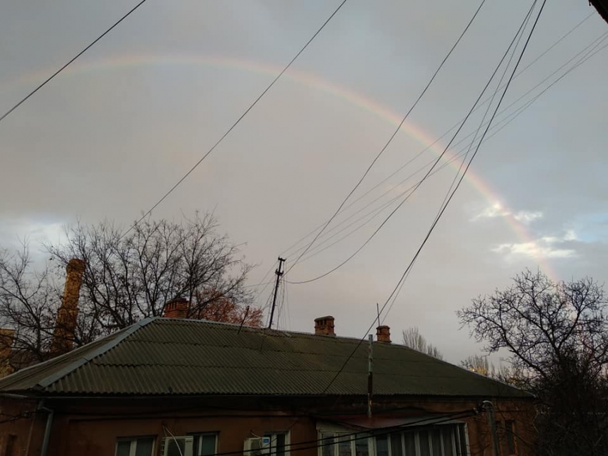 Николаевцы массово делятся фотографиями радуги над городом в соцсетях