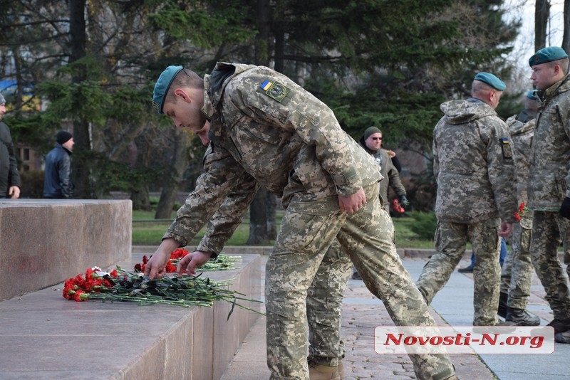 В Николаеве прибывших с Донбасса военнослужащих встречали без представителей власти. ФОТО, ВИДЕО